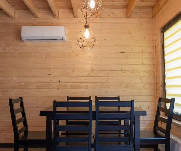 Hotel Elmak Domki Caloroczne