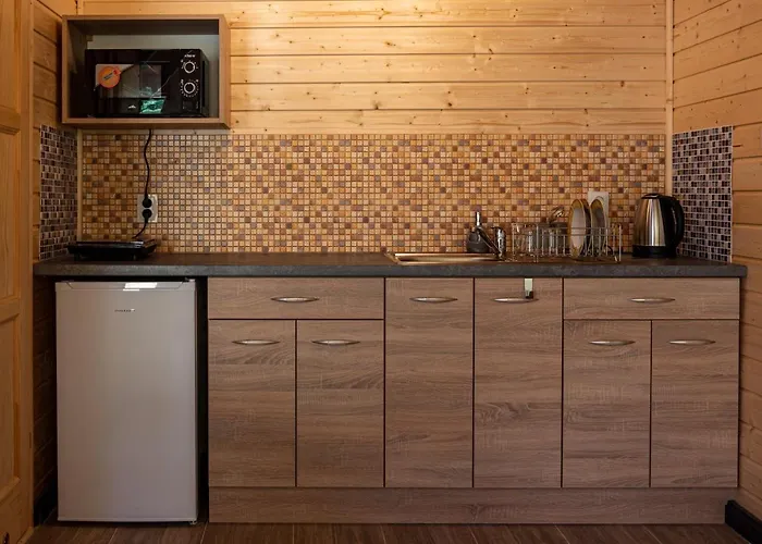 Elmak Domki Caloroczne *